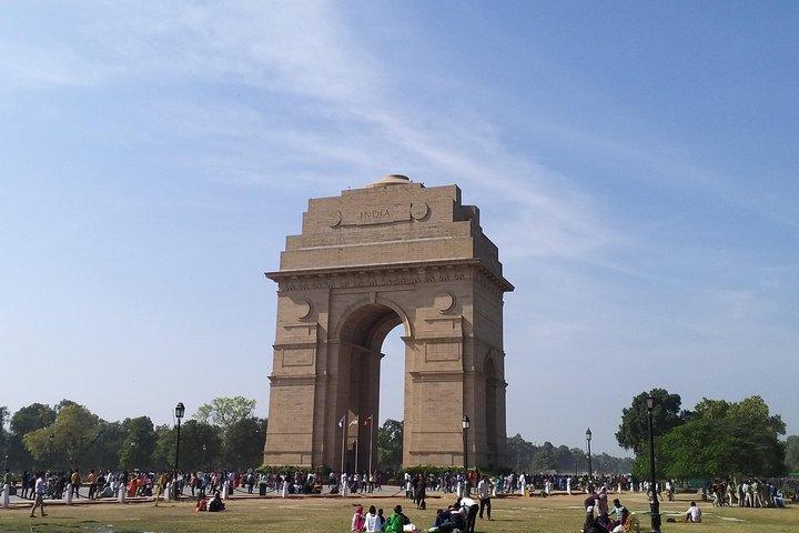Tour de día completo de Delhi con guía y entradas