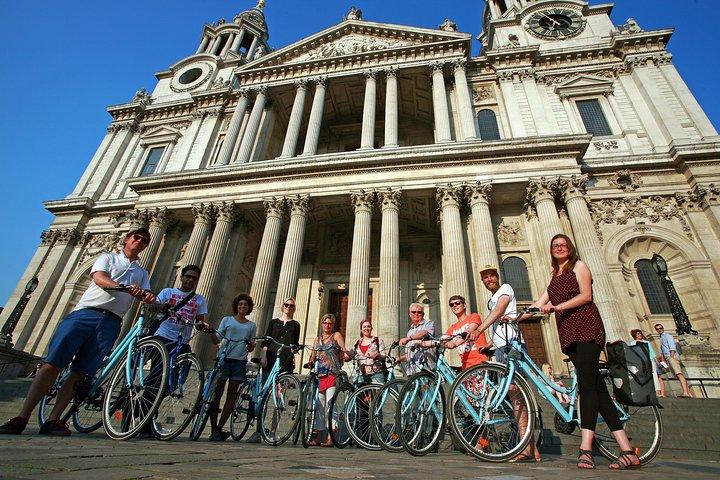 Original e-Bike Tour: Smugglers & City Builders