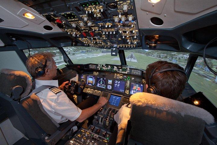 ボーイング737-800フライトシミュレーターセッション。遊覧飛行-30分