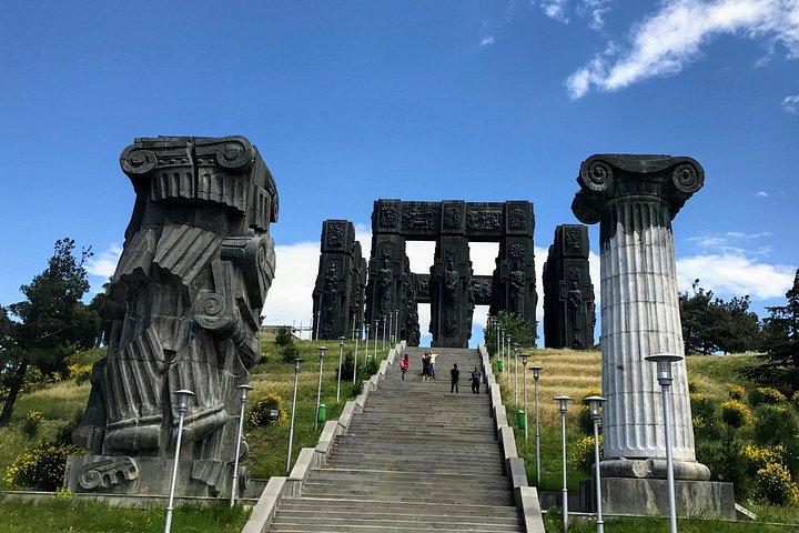 Mtskheta Uplistsikhe Borjomi in einer Tagestour