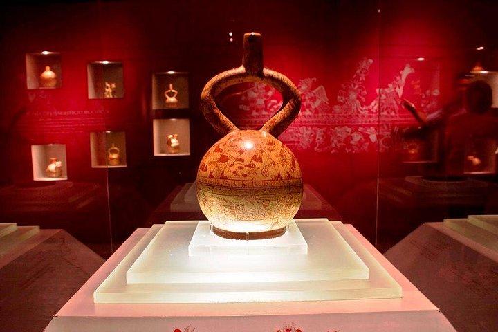 Larco Museum Complete Guided Tour with Transfers (Small Group)