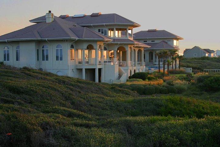 The Hamptons and Long Island Wineries Private Tour