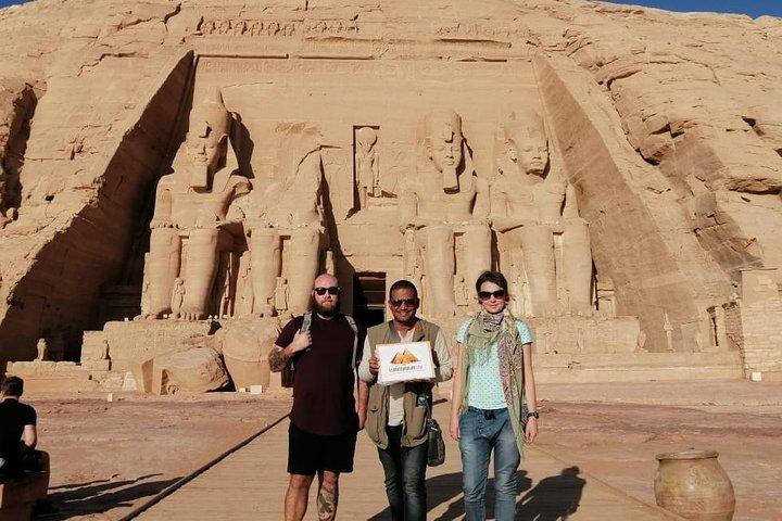 Excursión privada de un día a Abu Simbel desde Luxor en vehículo