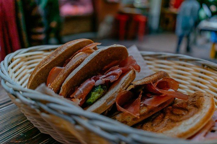 Tour gastronómico privado de Bolonia con 6 o 10 catas