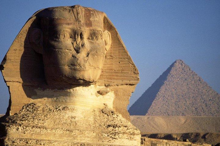Pirâmides de Gizé e a Esfinge e Memphis e Saqqara Tour