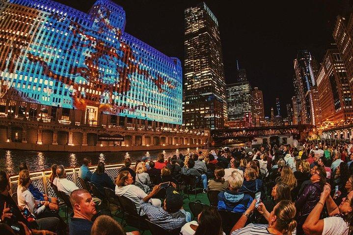 ファーストレディに乗船するシカゴ・アーキテクチャー・センターリバークルーズ