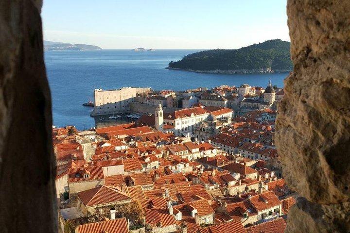 Walls Of Dubrovnik: 地元の人との小グループウォーキングツアー