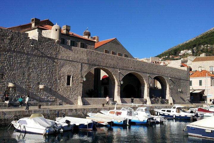 Walls Of Dubrovnik: 地元の人との小グループウォーキングツアー