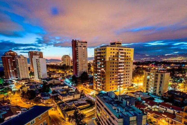 Nur vom Flughafen La Aurora nach Guatemala-Stadt (nicht Antigua)