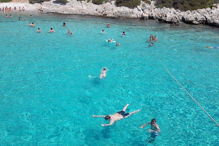 アンタルヤからの無料送迎付きのケメル海賊船旅行