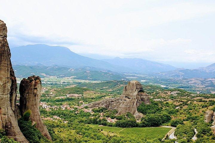 Unforgettable Delphi and Meteora PrivateTour All Inclusive