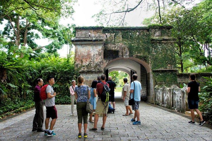 Of Graves, Guns & Battles™: Eine Tour durch Fort Canning Hill