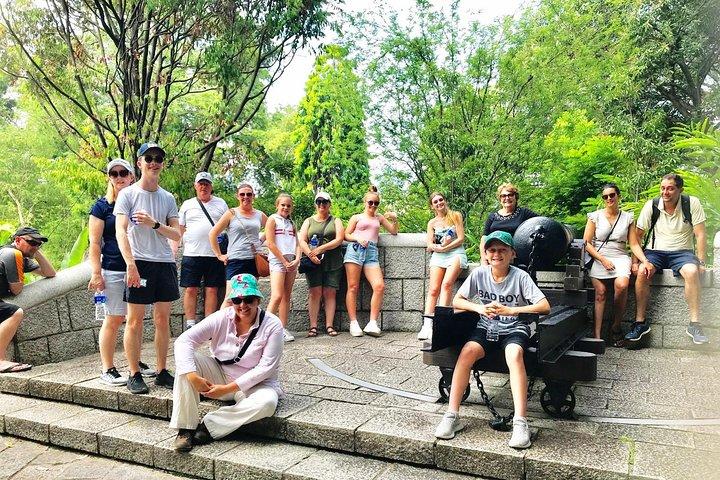 Of Graves, Guns & Battles™: Eine Tour durch Fort Canning Hill