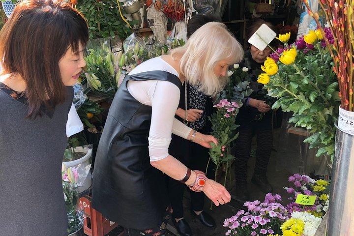 歴史ある谷中地区でいけばなの芸術に触れる
