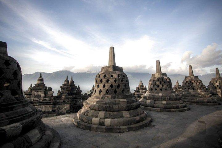 Borobudur – Volcán Merapi – Prambanan (solo transporte)