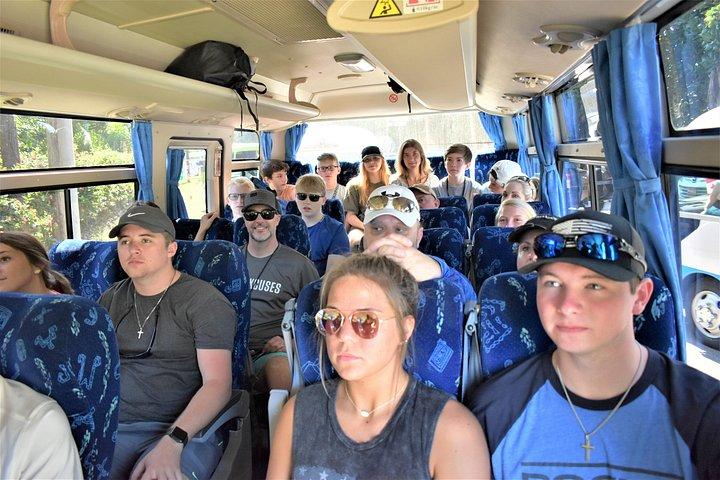 グランドパラディウムからのプライベートブルーホールとシークレットフォールズ日帰り旅行とショッピング