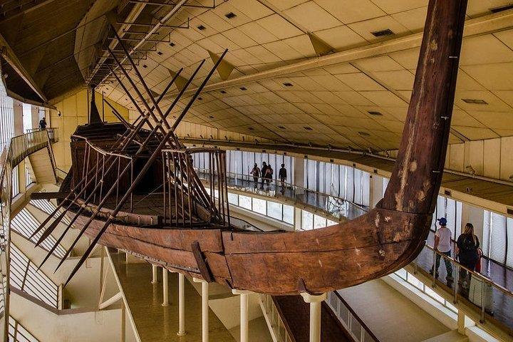 カイロ：大ピラミッド、スフィンクス、谷寺、ボート博物館