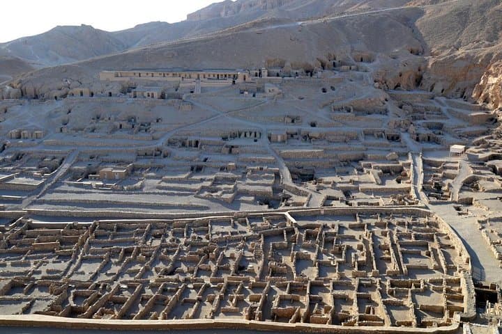 Luxor Tour to valley of the queens & Valley of the Artisans & Tombs of Nobles