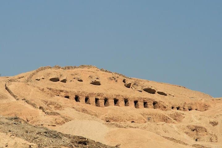 Luxor Tour to valley of the queens & Valley of the Artisans & Tombs of Nobles