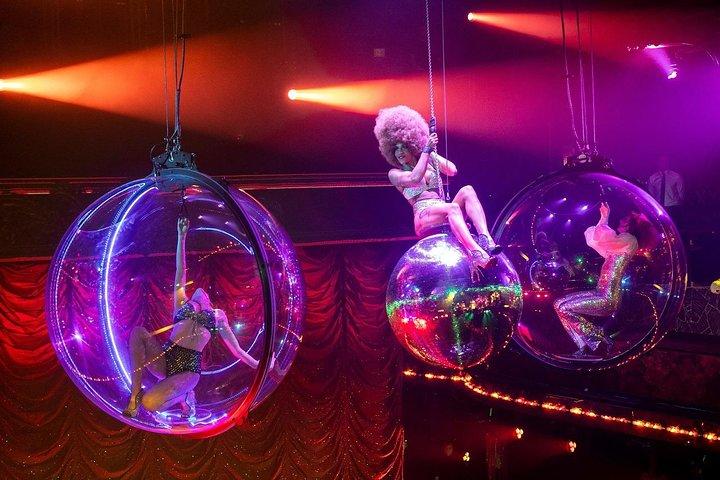 Paris Paradis Latin Cabaret Middag och show