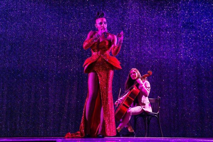 Paris Paradis Latin Cabaret Middag och show