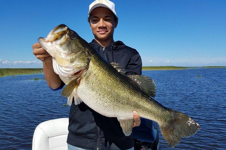Escursioni di pesca sul lago Okeechobee vicino a Palm Beach in Florida