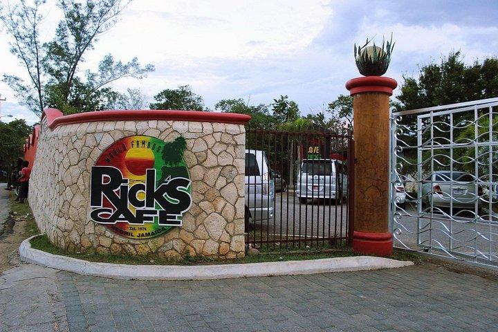 Montego Bay: Negril Catamaran Cruise & Rick's