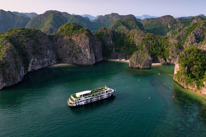 Mon Chéri Cruises 5 estrellas: 3 días increíbles explorando la isla de Halong y Cat Ba