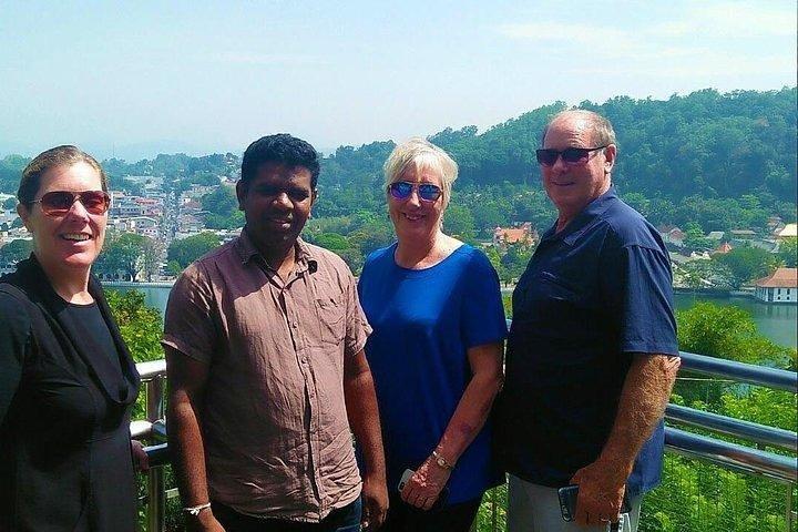 Kandy-stadstour met drie tempels - dagtour door Kandy