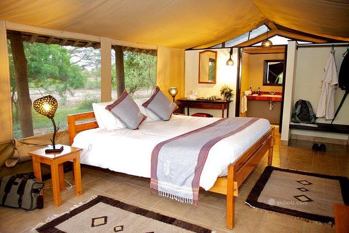 3 Days Tsavo West (Ziwani) & Amboseli (Kilimanjaro) Adventure