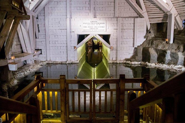 ヴィエリチカ塩鉱山ガイドツアー（クラクフからのチケット＆ピックアップ付き）