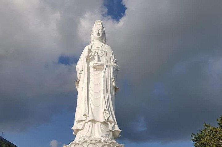 DANANG City - Buddha statue - Monkey Mountain - Marmorbjerget