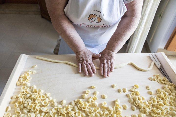 Deel je Pasta Love: kleine groep Pasta en Tiramisu-klasse in Otranto