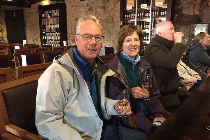 3 vinos de mesa y 5 vinos de Oporto + Tapas