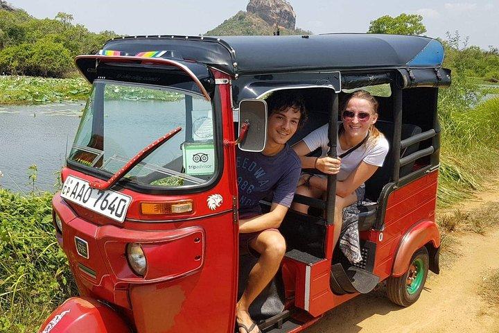 Dorftour Sigiriya-Felsen, Pidurangala-Felsen und Dambulla-Tempel