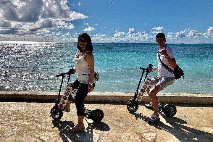 電動自転車とダイヤモンド ヘッドのハイキング ツアー