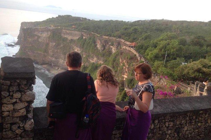 Tour privado Rafting Uluwatu Kecak Dance Sunset y cena en la bahía de Jimbaran