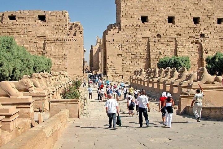 Travel to Luxor from Cairo by flight.