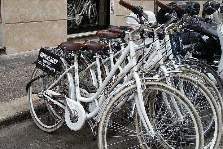 E-バイク ツアー ローマ歴史地区 (最低 4 名)