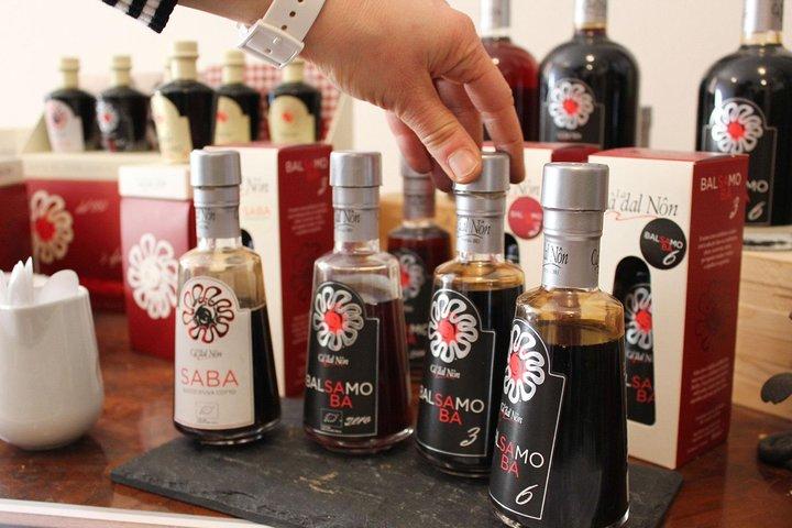 Balsamic Vinegar Tour à Vignola avec Mariangela (Français/Allemand)