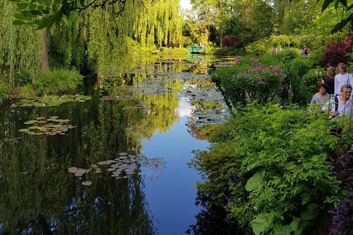 Private Car Trip to Giverny Garden from Paris