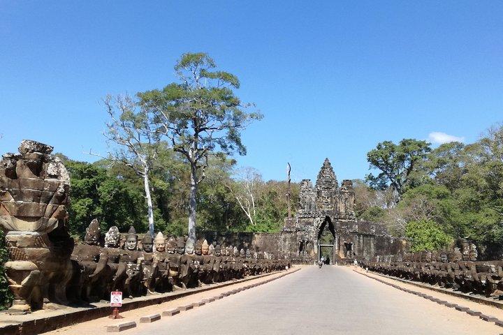 Angkor Temples Highlights: 2-Day Private Tour with Sunrise