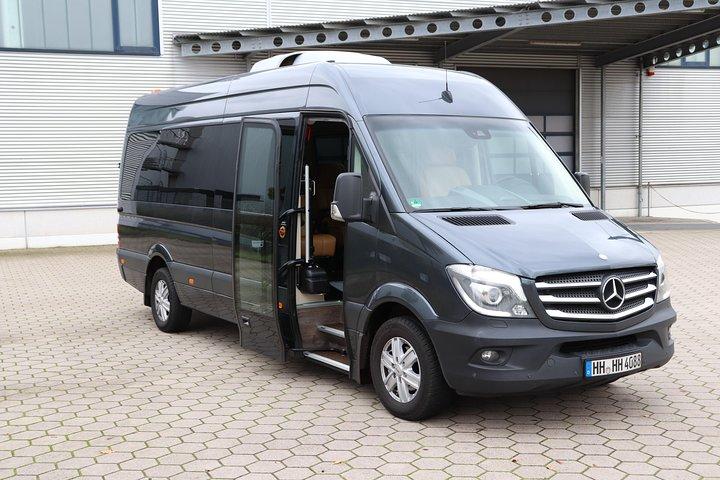 Airport Transfer Luxury Van 8-seater (max. 8 PAX)