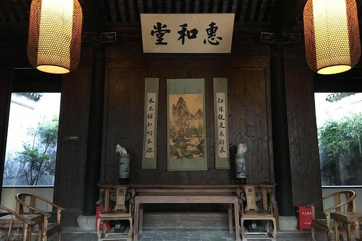 太湖でのルクシャン古代村とのプライベート蘇州ハイキングツアー