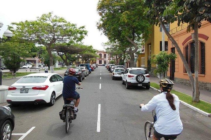 自転車ツアーサンイシドロ、ミラフローレス、バランコ、