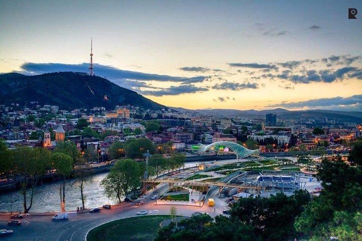 Tbilisi City privat vandretur, kør med kabelbane til Narikala fæstning