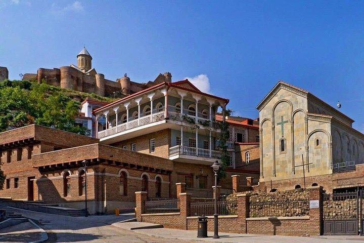 Tbilisi City privat vandretur, kør med kabelbane til Narikala fæstning