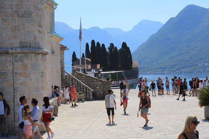 Tour privato della città vecchia di Lady of the Rocks e Perast (fino a 5 persone)