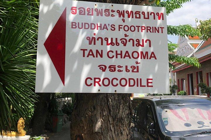 Top Highlight Bangkok Sights. Walking tour with Fun Local Guide!