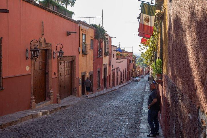Landmarks and Lunch tour with Taste of San Miguel